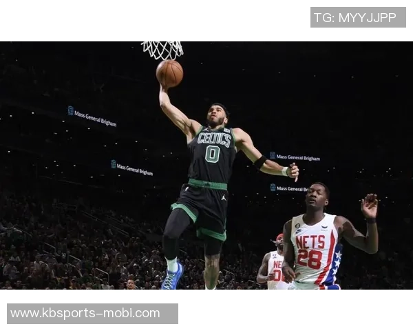 克里斯蒂状态低迷12投仅中3球贡献9分7板5助却有3次失误表现不佳